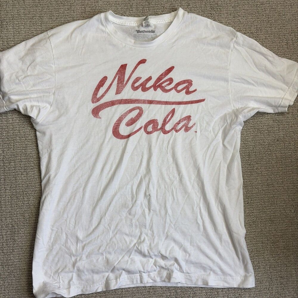 Bethesda Fallout Nuka Cola Shirt Mens Large 2014 Video Game Tee Red White Vegas